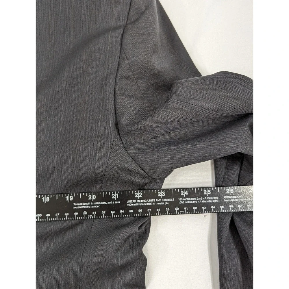 Hart Schaffner Marx Gold Trumpeter Mens Charcoal Self stripe‎ Dark Gray USA 42R